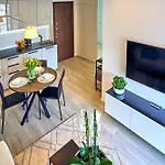 Appartement P&o Mennica Iv *