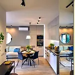 Apartment P&o Mennica Iv