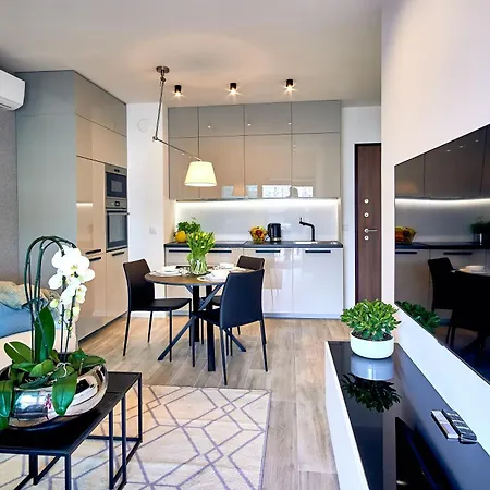 Apartamento P&o Mennica Iv