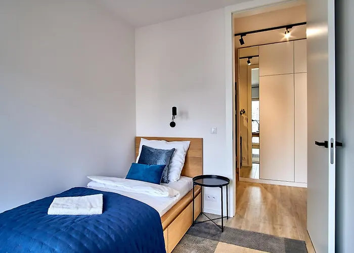 P&o Mennica Iv شقة