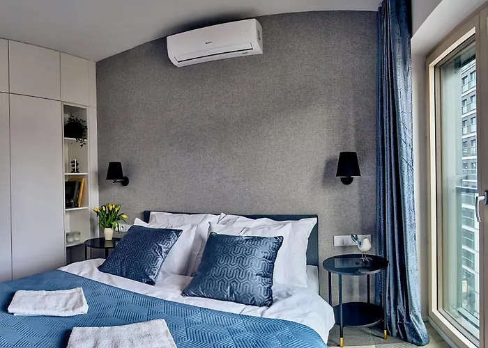 P&o Mennica Iv شقة